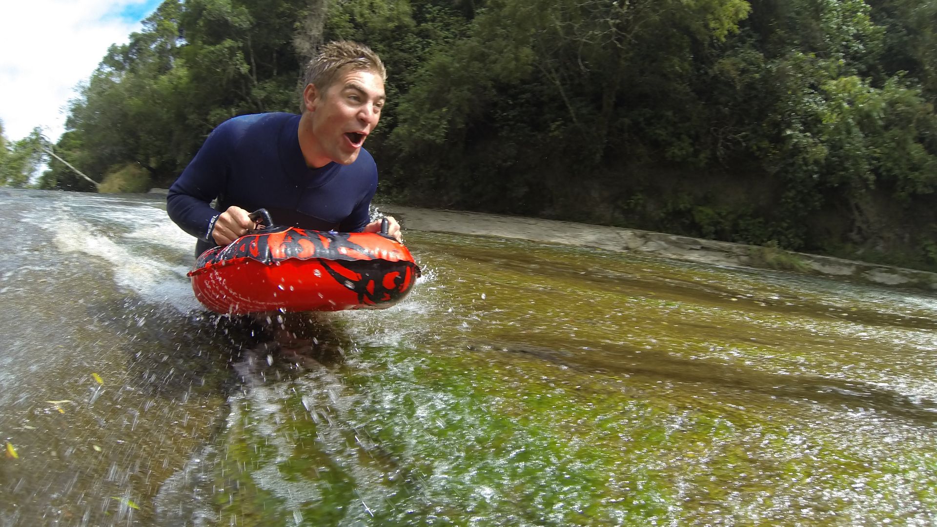 Rere Rockslide & Falls Tour with Picnic Lunch